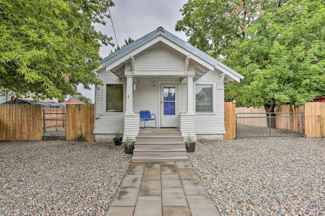 Pet-friendly Baker Escape With Private Yard! Baker City