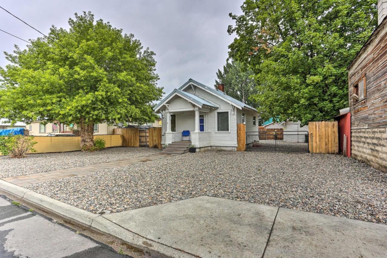 Pet-friendly Baker Escape With Private Yard! * Baker City